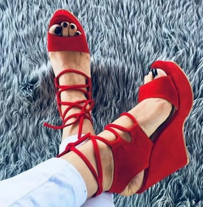 Ženske cipele, ženske sandale, ženske, klinovi, crne sandale, seksi klinovi 16 cm, crvene sandale Slika  2