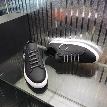 2022 novi originalni skelet talijanska moda hardver logo koža čipke stan muške cipele sportski casual cipele male bijele cipele